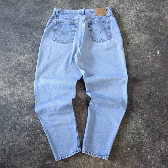 Vintage Levi's 550 Jeans Womens 32 Blue Light Wash 90s Retro Skater USA Baggy - Picture 3 of 7